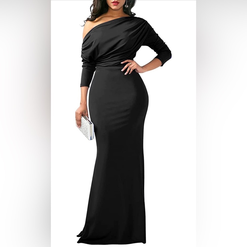 Women’s black formal dress!  Size L. NWT!!